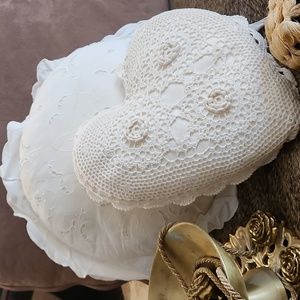 SMALL accent 2 pillows. 12/15/2023 RESERVED 1 HEART. AVAILABLE ROUND PILLOW